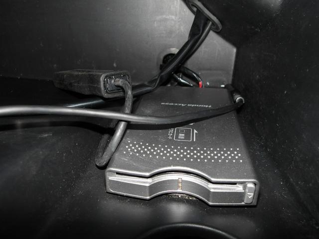 フリード Gジャストセレクション 弊社下取ワンオーナー車 ギャザズメモリーナビ リアカメラ 前後ドライブレコーダー 両側パワースライドドア クルーズコントロール(19枚目)