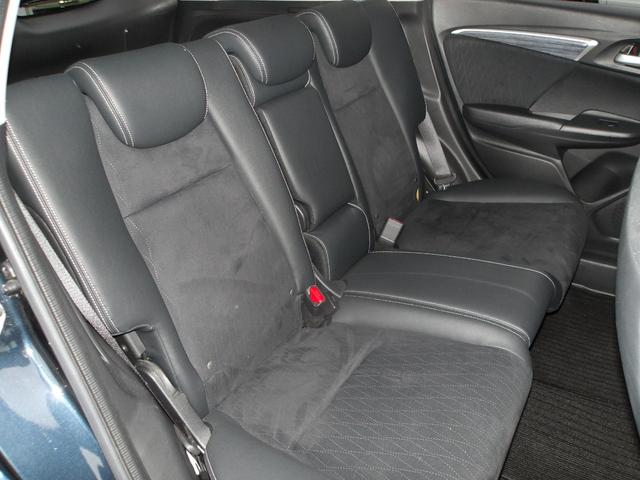 シャトル ハイブリッドＺ　弊社下取ワンオーナー車　パナソニックＢｌｕｅｔｏｏｔｈ接続対応メモリーナビ　リアカメラ　クルーズコントロール　シートヒーター　ＬＥＤヘッドライト（5枚目）