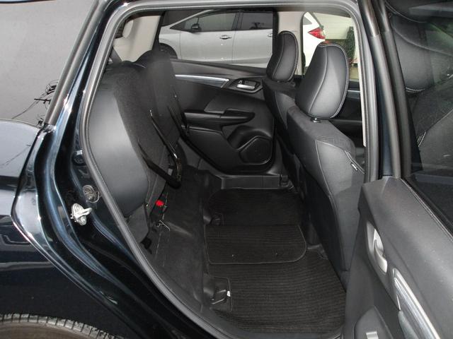 シャトル ハイブリッドＺ　弊社下取ワンオーナー車　パナソニックＢｌｕｅｔｏｏｔｈ接続対応メモリーナビ　リアカメラ　クルーズコントロール　シートヒーター　ＬＥＤヘッドライト（8枚目）