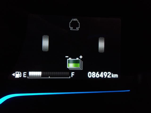 シャトル ハイブリッドＺ　弊社下取ワンオーナー車　パナソニックＢｌｕｅｔｏｏｔｈ接続対応メモリーナビ　リアカメラ　クルーズコントロール　シートヒーター　ＬＥＤヘッドライト（9枚目）