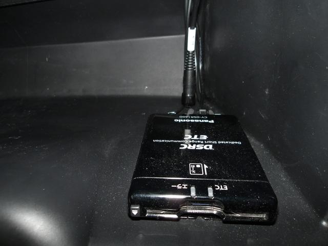 シャトル ハイブリッドＺ　弊社下取ワンオーナー車　パナソニックＢｌｕｅｔｏｏｔｈ接続対応メモリーナビ　リアカメラ　クルーズコントロール　シートヒーター　ＬＥＤヘッドライト（18枚目）