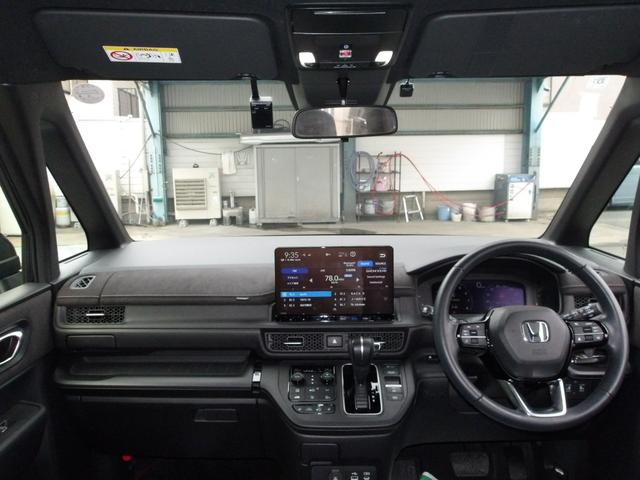 ステップワゴン スパーダプレミアムライン　弊社下取ワンオーナー車　Ｂｌｕｅｔｏｏｔｈ接続対応ギャザズメモリーナビ　マルチビューカメラシステム　前後ドライブレコーダー　ＵＳＢジャック　シートヒーター（3枚目）