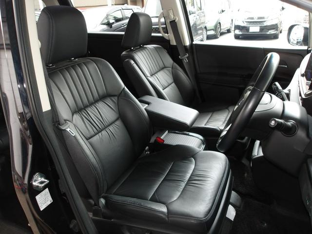 オデッセイハイブリッド ｅ：ＨＥＶアブソルート・ＥＸ　弊社下取ワンオーナー車　ギャザズメモリーナビ　マルチビューカメラシステム　ＵＳＢ＆ＨＤＭＩジャック　両側パワースライドドア　シートヒーター　本革シート（4枚目）