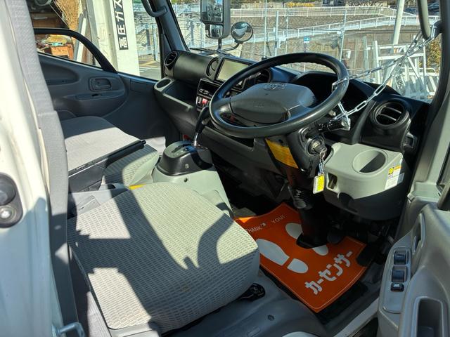 ダイナトラック ロングシングルジャストロー 新免許対応車両 ディーゼルターボ オートマ車 高床 1250kg積載 10尺スチール荷台4ナンバー車 ナビ ETC 電格ミラー(6枚目)