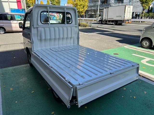 ハイゼットトラック エアコン・パワステ　スペシャル　純正ラジオ　バイザー　純正ラジオ、サイドバイザー、ラバーマット、マニュアルエアコン、（11枚目）