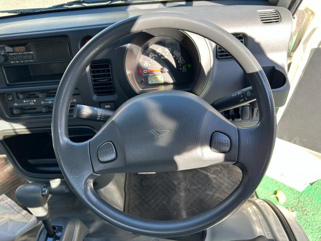 ハイゼットトラック エアコン・パワステ　スペシャル　純正ラジオ　バイザー　純正ラジオ、サイドバイザー、ラバーマット、マニュアルエアコン、（16枚目）