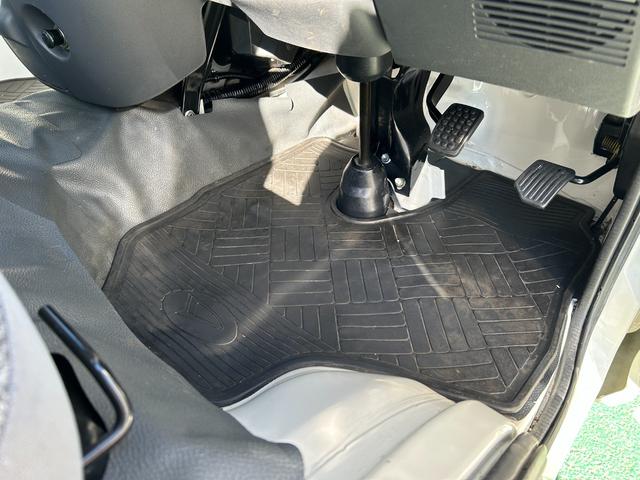 ハイゼットトラック エアコン・パワステ　スペシャル　純正ラジオ　バイザー　純正ラジオ、サイドバイザー、ラバーマット、マニュアルエアコン、（17枚目）