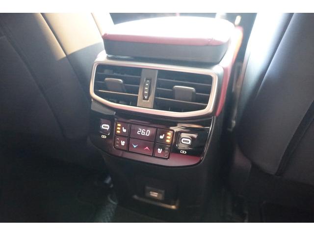 ＲＸ ＲＸ５００ｈ　Ｆスポーツパフォーマンス　マクレビ　パノラマＲ　ＴＲＤエアロ＆マフラー　オレンジキャリパー　置くだけ充電　デジタルＭ　パノラミックＭ　ＡＣ１００Ｖ１５００Ｗ　ステリングＨ　２列目エアーシート＆オート格納　Ｐバックドア　ＥＴＣ（13枚目）