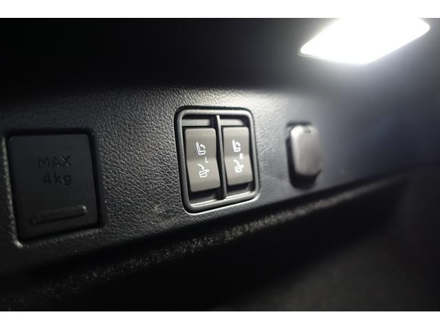 ＲＸ ＲＸ５００ｈ　Ｆスポーツパフォーマンス　マクレビ　パノラマＲ　ＴＲＤエアロ＆マフラー　オレンジキャリパー　置くだけ充電　デジタルＭ　パノラミックＭ　ＡＣ１００Ｖ１５００Ｗ　ステリングＨ　２列目エアーシート＆オート格納　Ｐバックドア　ＥＴＣ（27枚目）