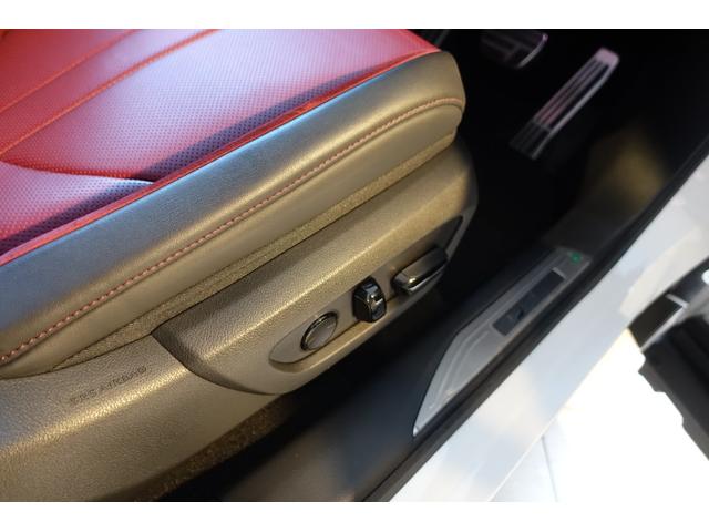 ＲＸ ＲＸ５００ｈ　Ｆスポーツパフォーマンス　マクレビ　パノラマＲ　ＴＲＤエアロ＆マフラー　オレンジキャリパー　置くだけ充電　デジタルＭ　パノラミックＭ　ＡＣ１００Ｖ１５００Ｗ　ステリングＨ　２列目エアーシート＆オート格納　Ｐバックドア　ＥＴＣ（28枚目）