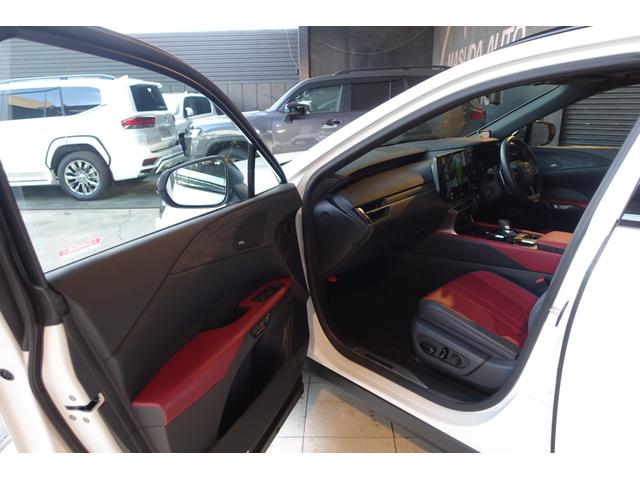 ＲＸ ＲＸ５００ｈ　Ｆスポーツパフォーマンス　マクレビ　パノラマＲ　ＴＲＤエアロ＆マフラー　オレンジキャリパー　置くだけ充電　デジタルＭ　パノラミックＭ　ＡＣ１００Ｖ１５００Ｗ　ステリングＨ　２列目エアーシート＆オート格納　Ｐバックドア　ＥＴＣ（39枚目）