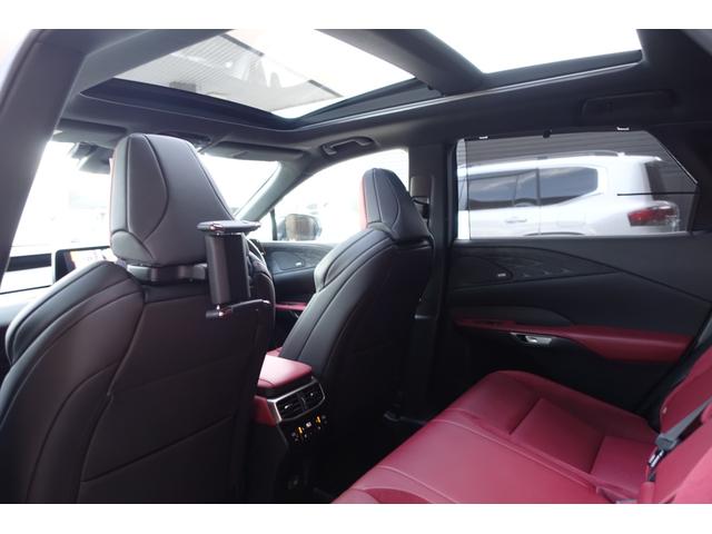 ＲＸ ＲＸ５００ｈ　Ｆスポーツパフォーマンス　マクレビ　パノラマＲ　ＴＲＤエアロ＆マフラー　オレンジキャリパー　置くだけ充電　デジタルＭ　パノラミックＭ　ＡＣ１００Ｖ１５００Ｗ　ステリングＨ　２列目エアーシート＆オート格納　Ｐバックドア　ＥＴＣ（44枚目）