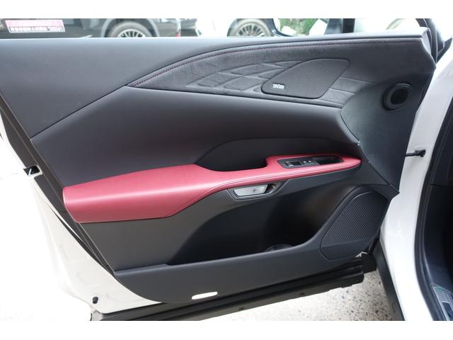 ＲＸ ＲＸ５００ｈ　Ｆスポーツパフォーマンス　マクレビ　パノラマＲ　ＴＲＤエアロ＆マフラー　オレンジキャリパー　置くだけ充電　デジタルＭ　パノラミックＭ　ＡＣ１００Ｖ１５００Ｗ　ステリングＨ　２列目エアーシート＆オート格納　Ｐバックドア　ＥＴＣ（53枚目）