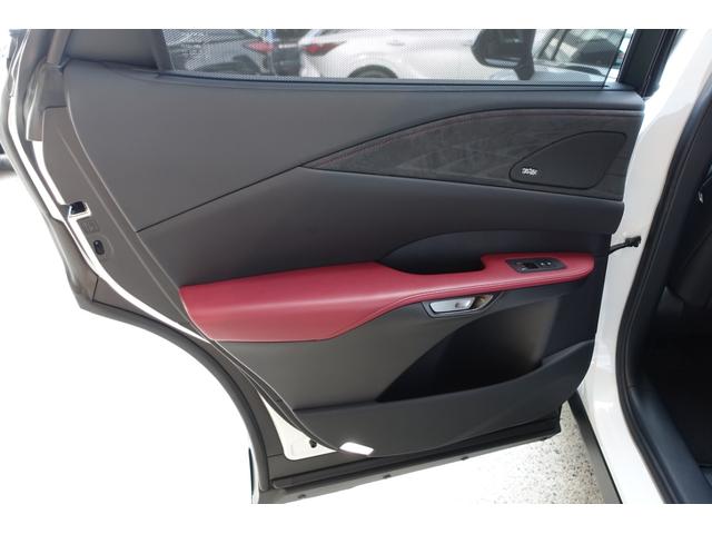 ＲＸ ＲＸ５００ｈ　Ｆスポーツパフォーマンス　マクレビ　パノラマＲ　ＴＲＤエアロ＆マフラー　オレンジキャリパー　置くだけ充電　デジタルＭ　パノラミックＭ　ＡＣ１００Ｖ１５００Ｗ　ステリングＨ　２列目エアーシート＆オート格納　Ｐバックドア　ＥＴＣ（54枚目）