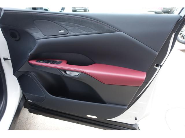 ＲＸ ＲＸ５００ｈ　Ｆスポーツパフォーマンス　マクレビ　パノラマＲ　ＴＲＤエアロ＆マフラー　オレンジキャリパー　置くだけ充電　デジタルＭ　パノラミックＭ　ＡＣ１００Ｖ１５００Ｗ　ステリングＨ　２列目エアーシート＆オート格納　Ｐバックドア　ＥＴＣ（56枚目）