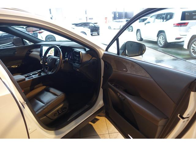 RX RX450h+ バージョンL パノラマルーフ マークレビンソン 輻射ヒーター 寒冷地仕様 ルーフレール デジタルM 後席オート格納シート エアーシート 置くだけ充電 AC100V1500W ビルドインETC2.0(47枚目)