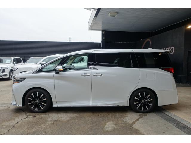 アルファードハイブリッド エグゼクティブラウンジ　リアシートエンターテイメント＆ＪＢＬサウンド　トヨタチームメイト　ベージュ革　ＯＰＤＶＤデッキ　ＯＰユニバーサルステップ　ＯＰ寒冷地仕様＆バックフォグランプ　ＯＰ１９ＡＷ　ＯＰガーニッシュ（5枚目）