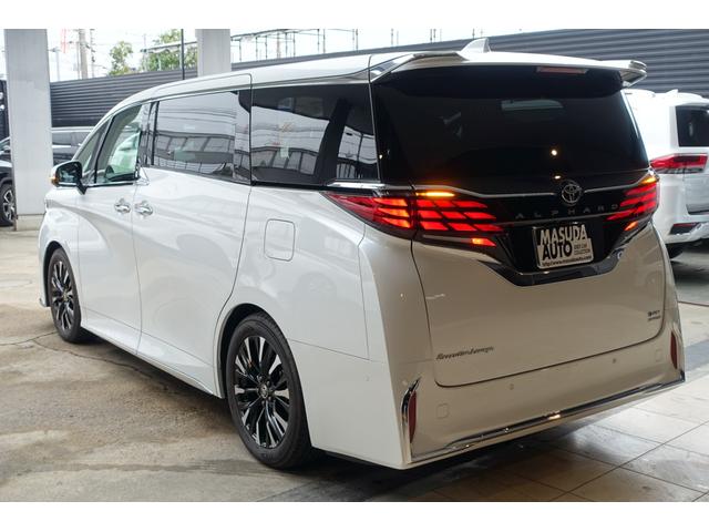 アルファードハイブリッド エグゼクティブラウンジ　リアシートエンターテイメント＆ＪＢＬサウンド　トヨタチームメイト　ベージュ革　ＯＰＤＶＤデッキ　ＯＰユニバーサルステップ　ＯＰ寒冷地仕様＆バックフォグランプ　ＯＰ１９ＡＷ　ＯＰガーニッシュ（6枚目）