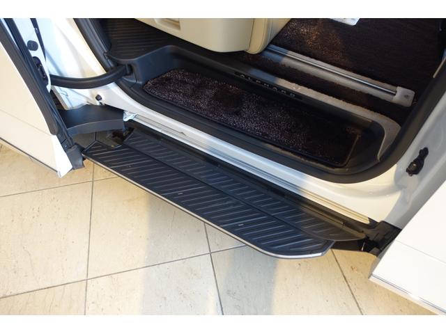 アルファードハイブリッド エグゼクティブラウンジ　リアシートエンターテイメント＆ＪＢＬサウンド　トヨタチームメイト　ベージュ革　ＯＰＤＶＤデッキ　ＯＰユニバーサルステップ　ＯＰ寒冷地仕様＆バックフォグランプ　ＯＰ１９ＡＷ　ＯＰガーニッシュ（30枚目）