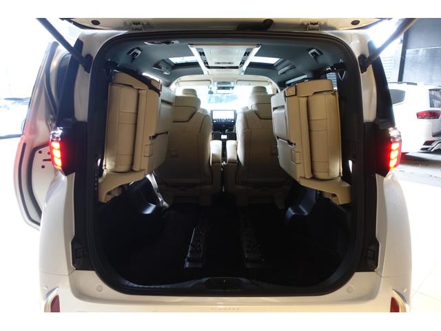 アルファードハイブリッド エグゼクティブラウンジ　リアシートエンターテイメント＆ＪＢＬサウンド　トヨタチームメイト　ベージュ革　ＯＰＤＶＤデッキ　ＯＰユニバーサルステップ　ＯＰ寒冷地仕様＆バックフォグランプ　ＯＰ１９ＡＷ　ＯＰガーニッシュ（55枚目）