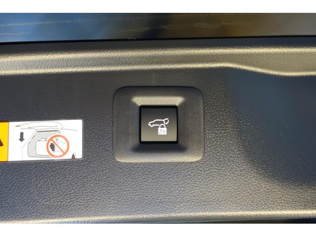 アルファードハイブリッド エグゼクティブラウンジ OPカーテン DVDデッキ JBL パノラミックM リアエンターテイメント AC100V1500W HDMI ETC2.0 SR トヨタチームメイト 置くだけ充電 3電ドア BSM(27枚目)