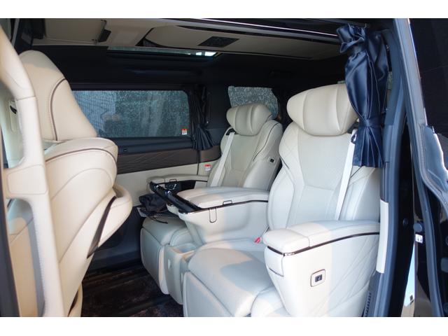 アルファードハイブリッド エグゼクティブラウンジ OPカーテン DVDデッキ JBL パノラミックM リアエンターテイメント AC100V1500W HDMI ETC2.0 SR トヨタチームメイト 置くだけ充電 3電ドア BSM(50枚目)