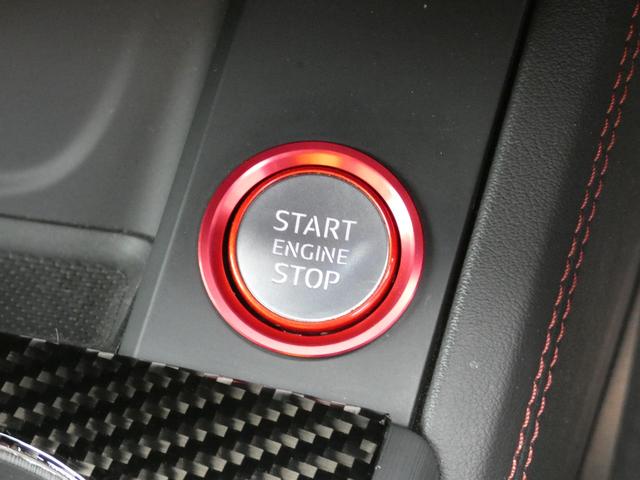 Ｓ４アバント ベースグレード　１オナ　アシスタンスＰＫＧ　レザーＰＫＧ　マトリクスＬＥＤＰＫＧ　カラードブレーキキャリパー　フラットボトムステアリング　コンビニエンスＰＫＧ　ＯＰ１９ＡＷ　有償カラー　エンブレム／ルーフレールブラックアウト　ＡＣＣ　禁煙車　弊社買取直販車両（49枚目）