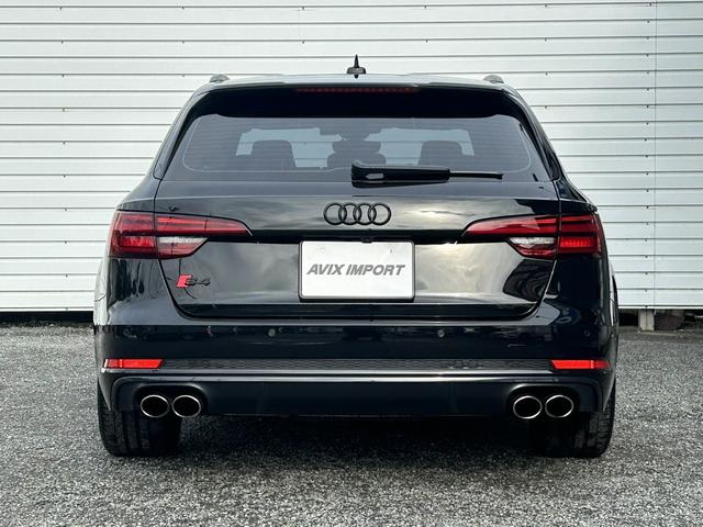 Ｓ４アバント ベースグレード　１オナ　アシスタンスＰＫＧ　レザーＰＫＧ　マトリクスＬＥＤＰＫＧ　カラードブレーキキャリパー　フラットボトムステアリング　コンビニエンスＰＫＧ　ＯＰ１９ＡＷ　有償カラー　エンブレム／ルーフレールブラックアウト　ＡＣＣ　禁煙車　弊社買取直販車両（63枚目）