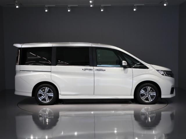 ステップワゴンスパーダ ｅ：ＨＥＶスパーダＧホンダセンシング　禁煙車　運転支援機能　衝突軽減ブレーキ　１０インチナビ　１１インチリア席モニター　バックカメラ　Ｂｌｕｅｔｏｏｔｈ接続　ＬＥＤヘッドライト　スマートキー　両側電動スライドドア　ドラレコ　ＬＥＤライト（17枚目）