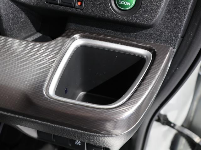 ステップワゴンスパーダ ｅ：ＨＥＶスパーダＧホンダセンシング　禁煙車　運転支援機能　衝突軽減ブレーキ　１０インチナビ　１１インチリア席モニター　バックカメラ　Ｂｌｕｅｔｏｏｔｈ接続　ＬＥＤヘッドライト　スマートキー　両側電動スライドドア　ドラレコ　ＬＥＤライト（38枚目）