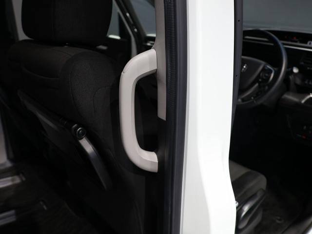 ステップワゴンスパーダ ｅ：ＨＥＶスパーダＧホンダセンシング　禁煙車　運転支援機能　衝突軽減ブレーキ　１０インチナビ　１１インチリア席モニター　バックカメラ　Ｂｌｕｅｔｏｏｔｈ接続　ＬＥＤヘッドライト　スマートキー　両側電動スライドドア　ドラレコ　ＬＥＤライト（56枚目）