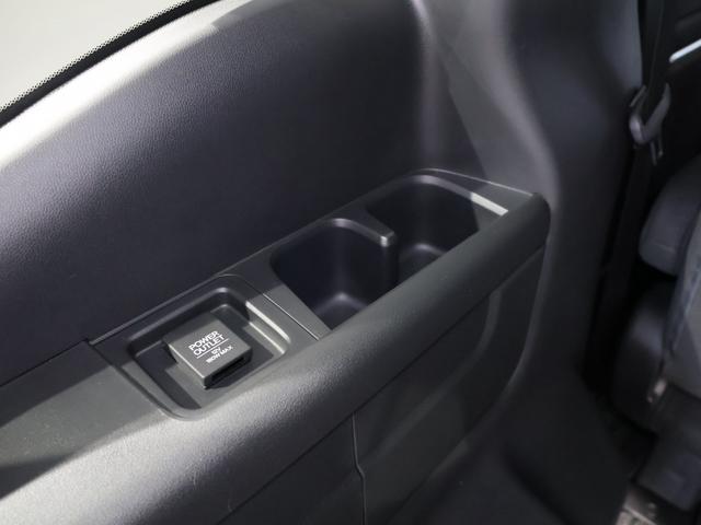 ステップワゴンスパーダ ｅ：ＨＥＶスパーダＧホンダセンシング　禁煙車　運転支援機能　衝突軽減ブレーキ　１０インチナビ　１１インチリア席モニター　バックカメラ　Ｂｌｕｅｔｏｏｔｈ接続　ＬＥＤヘッドライト　スマートキー　両側電動スライドドア　ドラレコ　ＬＥＤライト（64枚目）