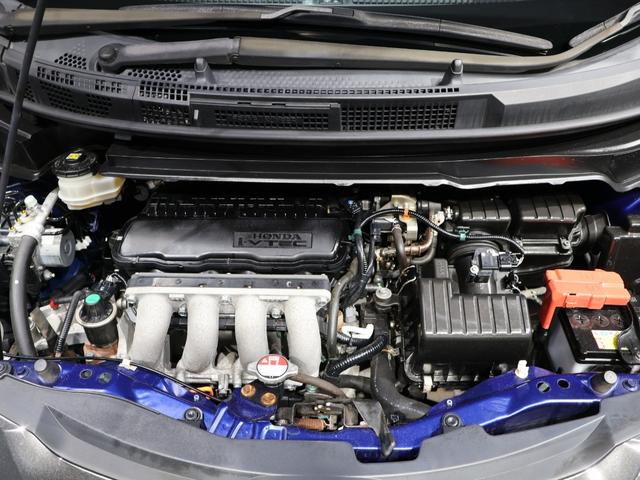 フリード Ｇジャストセレクション　禁煙車　ディスチャージヘッドライト　両側電動スライドドア　ホンダスマートキー　　イモビライザー　純正ナビ　バックカメラ　Ｂｌｕｅｔｏｏｔｈ接続　ワンセグ　　ＶＳＡ　ＥＴＣ　　ヒルスタート　Ｂモニター（16枚目）