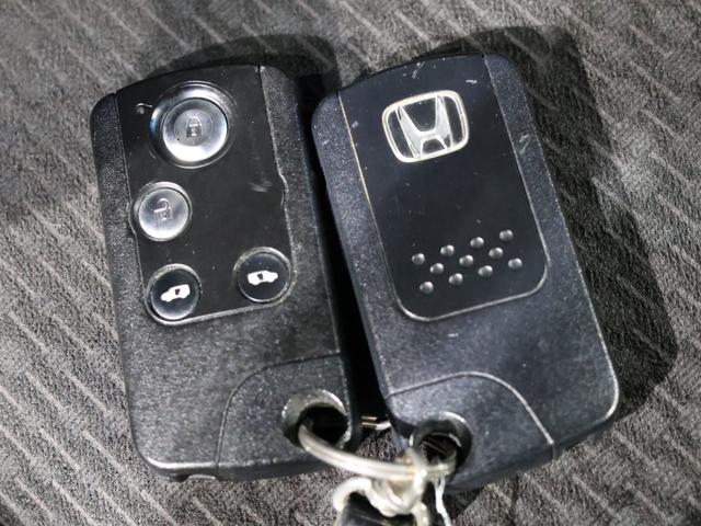 フリード Ｇジャストセレクション　禁煙車　ディスチャージヘッドライト　両側電動スライドドア　ホンダスマートキー　　イモビライザー　純正ナビ　バックカメラ　Ｂｌｕｅｔｏｏｔｈ接続　ワンセグ　　ＶＳＡ　ＥＴＣ　　ヒルスタート　Ｂモニター（17枚目）