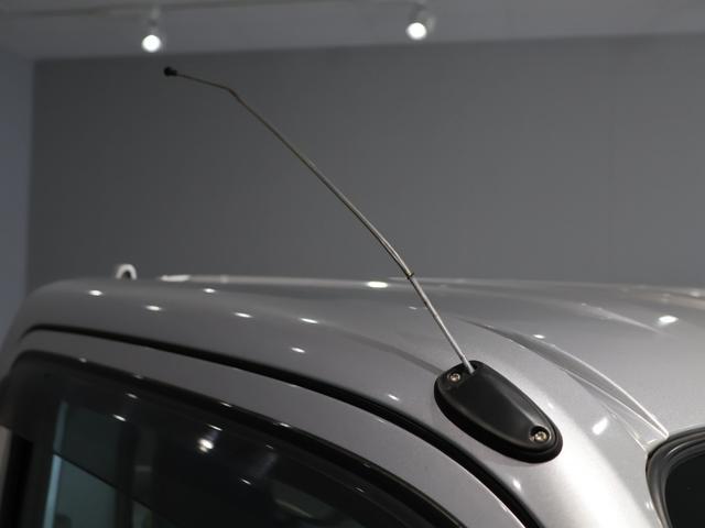 アクティトラック ＳＤＸ　禁煙車　オートマチック車両　ドアバイザ―　荷台ランプ　ＡＭ／ＦＭラジオ＋２スピーカパワーウインドウ　パワードアロック　電波式キーレスエントリー　ガードパイプ付鳥居　パワーステ　運転席エアバック　ＡＣ（11枚目）