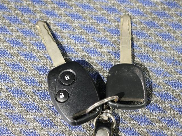 アクティトラック ＳＤＸ　禁煙車　オートマチック車両　ドアバイザ―　荷台ランプ　ＡＭ／ＦＭラジオ＋２スピーカパワーウインドウ　パワードアロック　電波式キーレスエントリー　ガードパイプ付鳥居　パワーステ　運転席エアバック　ＡＣ（19枚目）