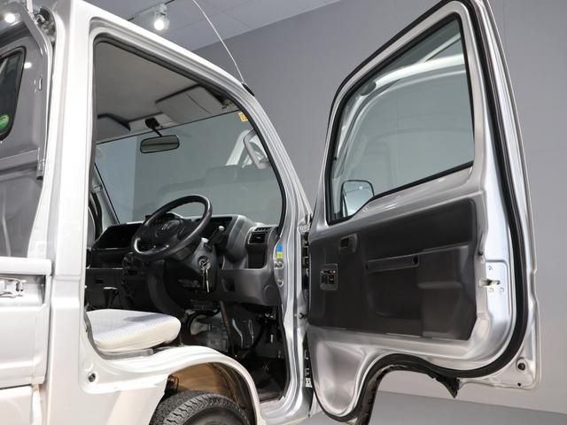 アクティトラック ＳＤＸ　禁煙車　オートマチック車両　ドアバイザ―　荷台ランプ　ＡＭ／ＦＭラジオ＋２スピーカパワーウインドウ　パワードアロック　電波式キーレスエントリー　ガードパイプ付鳥居　パワーステ　運転席エアバック　ＡＣ（20枚目）