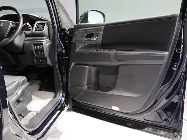 オデッセイ アブソルート　運転支援機能　衝突軽減ブレーキ　ＬＥＤヘッドライト　両側電動スライドドア　ＥＴＣ　　クルーズコントロール　社外ドラレコ　純正８インチナビ　バックカメラ　Ｂｌｕｅｔｏｏｔｈ接続　緊急ブレーキ　盗難防止（20枚目）