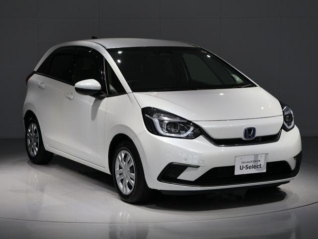 フィット ｅ：ＨＥＶホーム　運転支援機能　衝突軽減ブレーキ　禁煙車　ＬＥＤヘッドライト　前後ドラレコ　ＥＴＣ　　　純正ナビ　バックカメラ　Ｂｌｕｅｔｏｏｔｈ接続　ホンダコネクト　スマートキー　ワンオーナー車　前後誤発進抑制機能（10枚目）