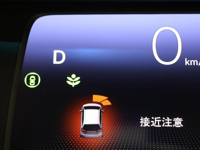 フィット ｅ：ＨＥＶホーム　運転支援機能　衝突軽減ブレーキ　禁煙車　ＬＥＤヘッドライト　前後ドラレコ　ＥＴＣ　　　純正ナビ　バックカメラ　Ｂｌｕｅｔｏｏｔｈ接続　ホンダコネクト　スマートキー　ワンオーナー車　前後誤発進抑制機能（29枚目）