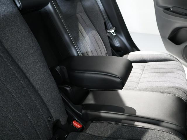 フィット ｅ：ＨＥＶホーム　運転支援機能　衝突軽減ブレーキ　禁煙車　ＬＥＤヘッドライト　前後ドラレコ　ＥＴＣ　　　純正ナビ　バックカメラ　Ｂｌｕｅｔｏｏｔｈ接続　ホンダコネクト　スマートキー　ワンオーナー車　前後誤発進抑制機能（54枚目）