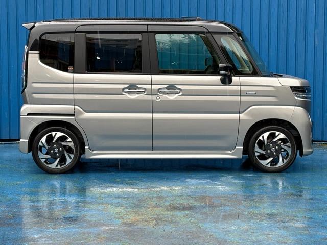スペーシアカスタム ハイブリッドXSターボ 走行距離4キロ/届け出済み未使用車/全方位モニター付メモリーナビゲーション/スマートキー(5枚目)
