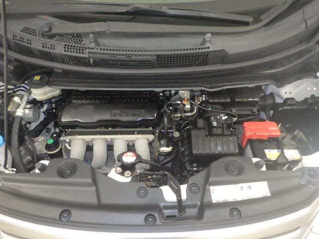 フリードスパイク Gジャストセレクション 禁煙車 ワンオーナー 左側パワスラ HID スマートキー イモビ CD ETC ドアバイザー セキュリティー フルフラットシート USB 横滑防止 AUTOエアコン パワーウィンドウ 運転席エアバック(12枚目)