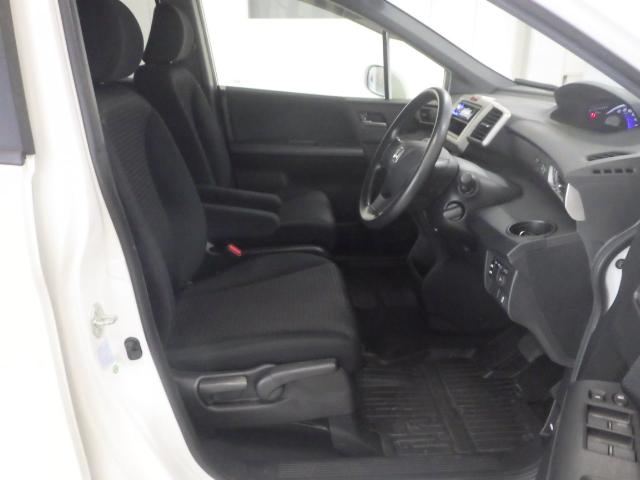 フリードスパイク Gジャストセレクション 禁煙車 ワンオーナー 左側パワスラ HID スマートキー イモビ CD ETC ドアバイザー セキュリティー フルフラットシート USB 横滑防止 AUTOエアコン パワーウィンドウ 運転席エアバック(13枚目)