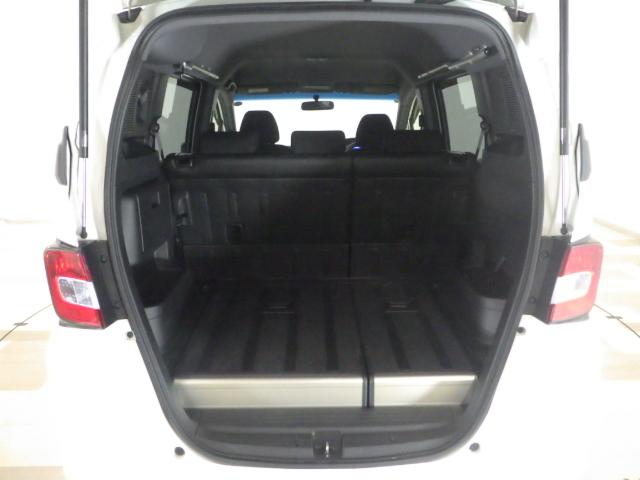 フリードスパイク Gジャストセレクション 禁煙車 ワンオーナー 左側パワスラ HID スマートキー イモビ CD ETC ドアバイザー セキュリティー フルフラットシート USB 横滑防止 AUTOエアコン パワーウィンドウ 運転席エアバック(15枚目)