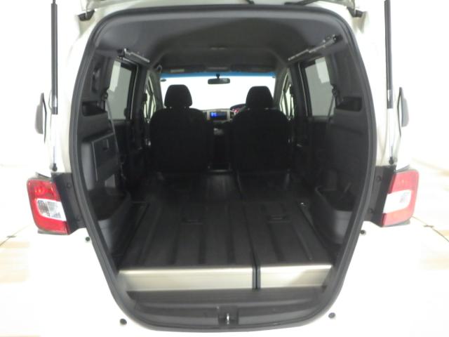 フリードスパイク Gジャストセレクション 禁煙車 ワンオーナー 左側パワスラ HID スマートキー イモビ CD ETC ドアバイザー セキュリティー フルフラットシート USB 横滑防止 AUTOエアコン パワーウィンドウ 運転席エアバック(16枚目)