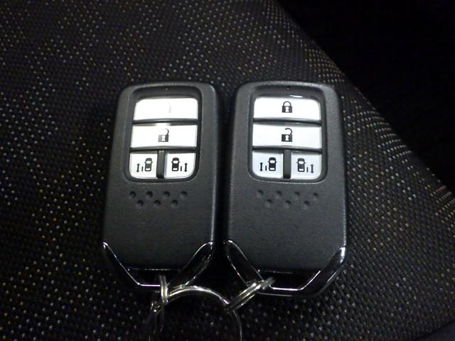 フリード＋ クロスター・ホンダセンシング　ワンオーナー　禁煙車　前席シートヒーター　純正前後ドライブレコーダー　両側電動スライドドア　ＬＥＤヘッドライト　ＥＴＣ　純正ナビゲーション　リアカメラ　フルセグ　Ｂｌｕｅｔｏｏｔｈ　ＡＵＤＩＯ　イモビ（20枚目）