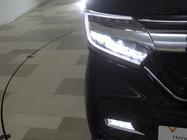 ＬＥＤヘッドライト！省電力で明るく遠くまで照らし、夜道や雨天時などの安心感を高めます☆点灯の瞬間から光量を放つＬＥＤの特性により、トンネルへの進入直後などでも安心感のある視界を提供します！