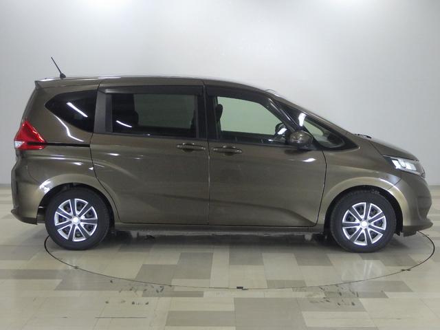 フリード G・ホンダセンシング そのまんま車 ブルートゥース 禁煙車 バックカメラ ETC 両側電動スライドドア スマートキー フルセグ DVD Fセグ 追突被害軽減ブレーキ iストップ Wエアバッグ パワーウィンドウ VSA(20枚目)