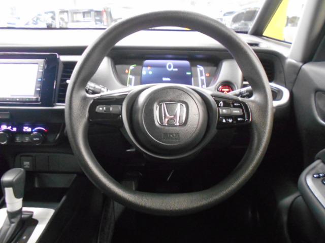 フィット e:HEVベーシック 弊社デモカー 禁煙 純正ギャザスメモリーナビ LED リアカメラ ホンダセンシング 6エアバック USB端子 アイドルストップ 衝突被害軽減ブレーキ クルーズコントロール ABS カーテンエアバッグ(14枚目)